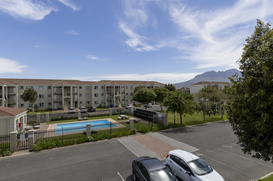 To Let 2 Bedroom Property for Rent in Heritage Park Western Cape